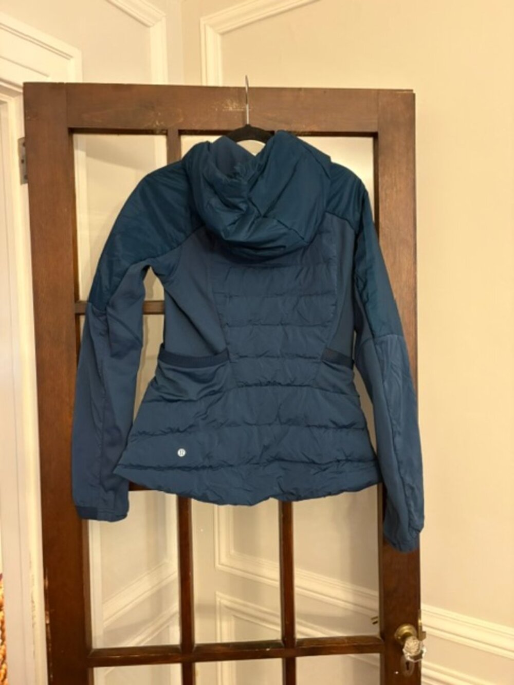 Lululemon Down for it All Hooded Puffer Jacket in Blue, Size 10 - Picture 4 of 7